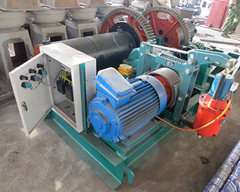卷揚(yáng)式啟閉機(jī)11 卷揚(yáng)式啟閉機(jī)11